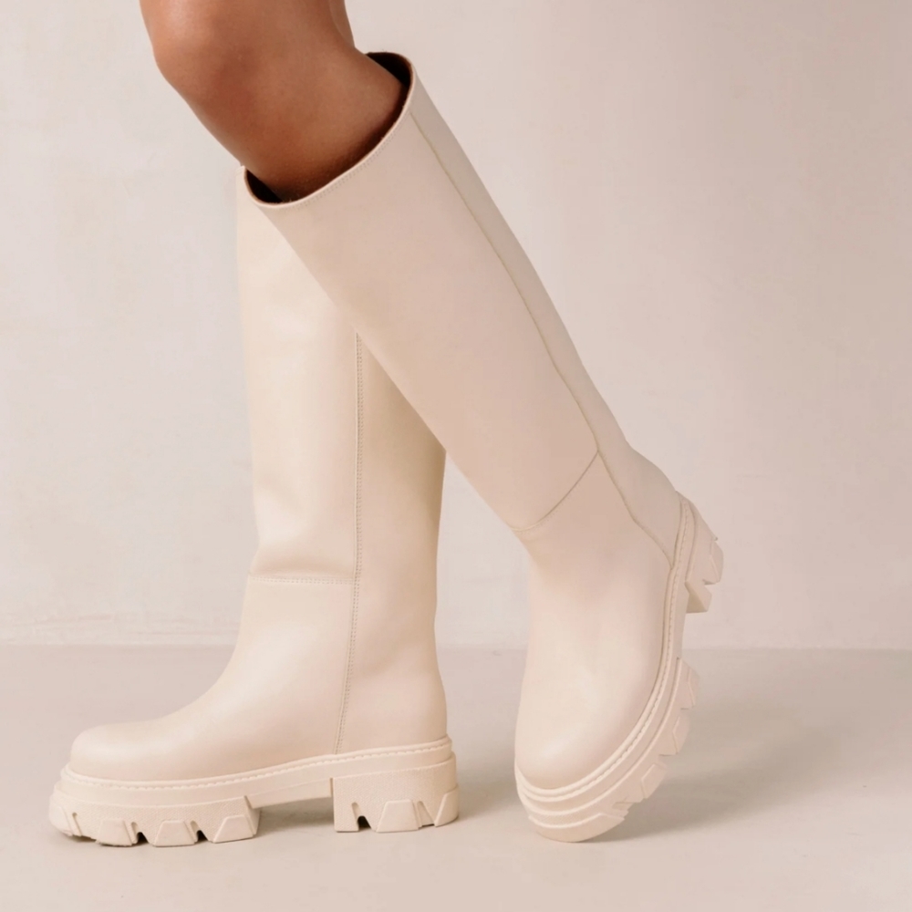 Alohas Katiuska Platform Boot in Cream
